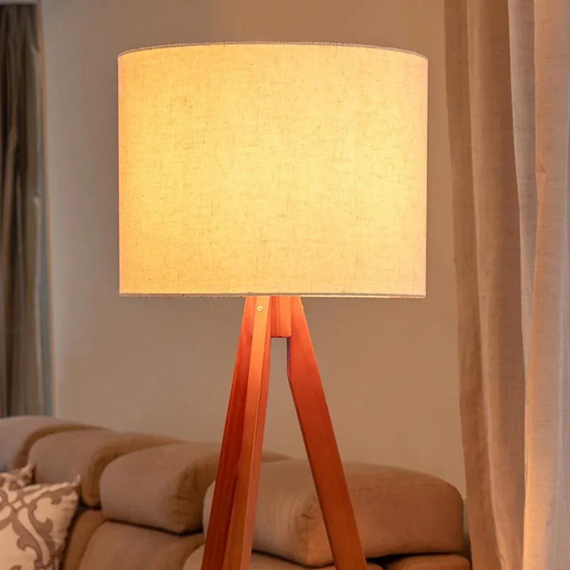 Luminária Abajur Tripé Minimalista Carpetino